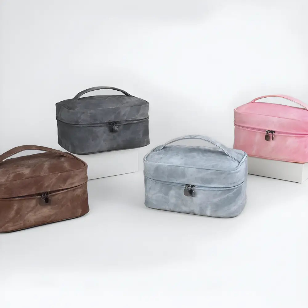 trousse de toilette en tissus fond blanc