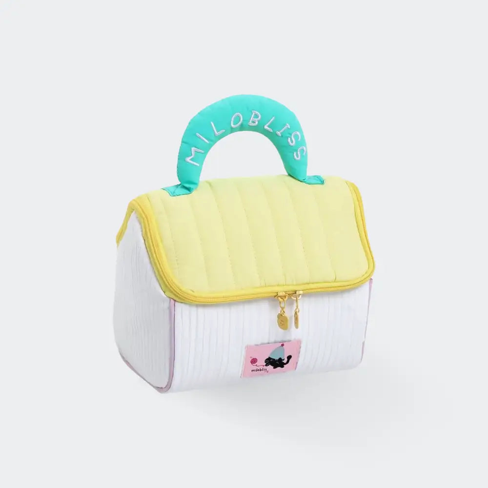 trousse de toilette enfant avec anse verte fond blanc