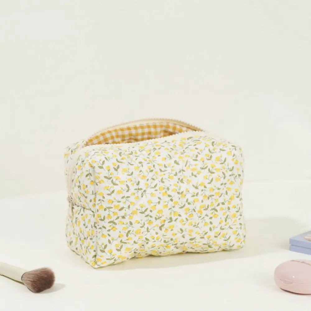trousse de toilette fleurie jaune