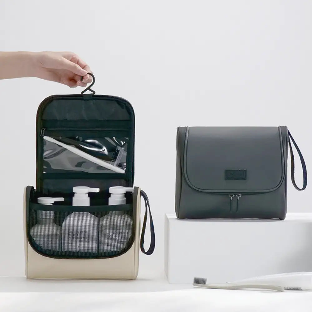 trousse de toilette suspendue homme